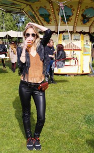 Bag at You - Fashion Blog - Festival Look - Bum Bag and beer