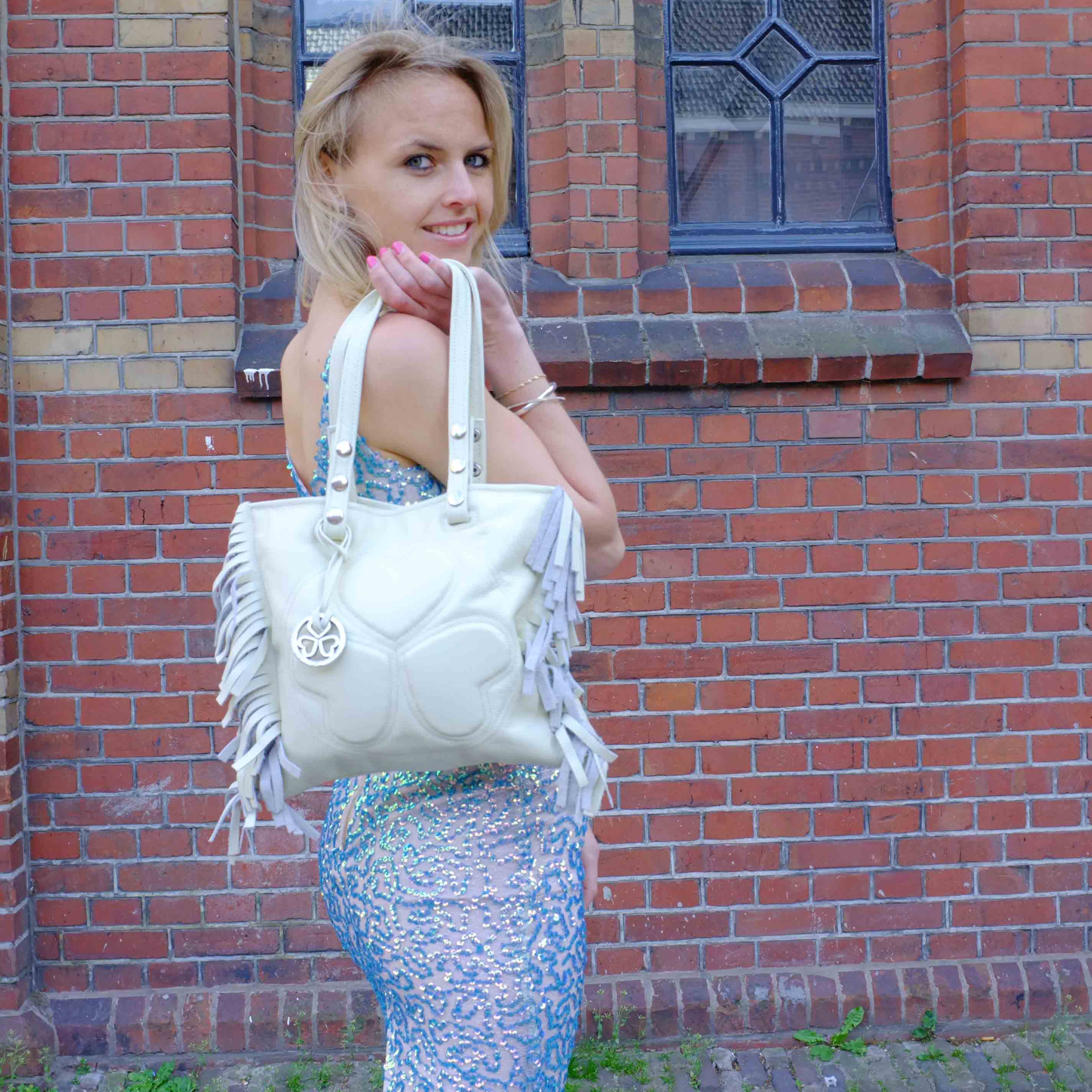 Bag at You - Fashion Blog - Joe Hart Bags - Blue Mermaid Dress - Witte tas