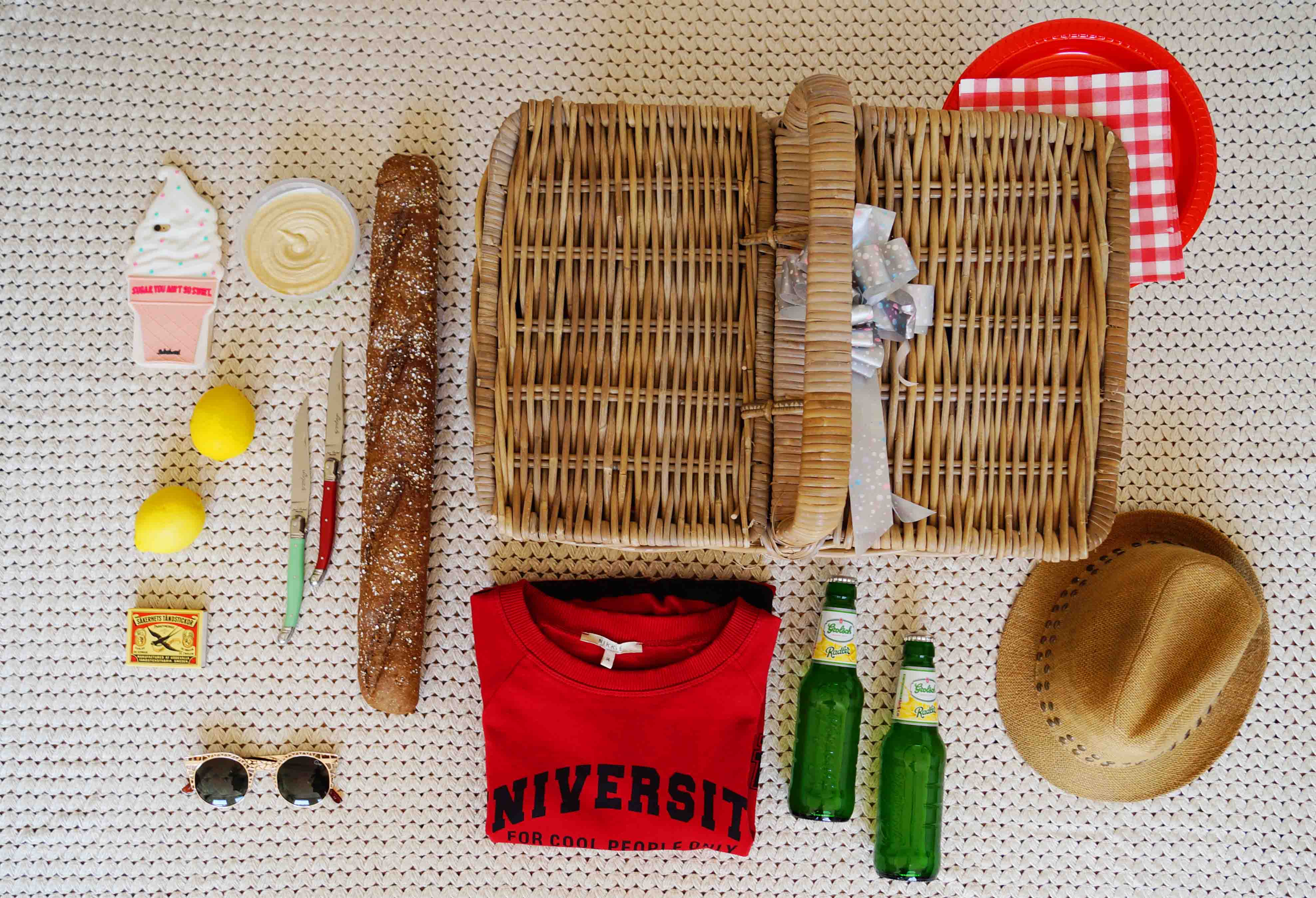 Bag at You - Fashion blog- What is in my picnic basket - featured image