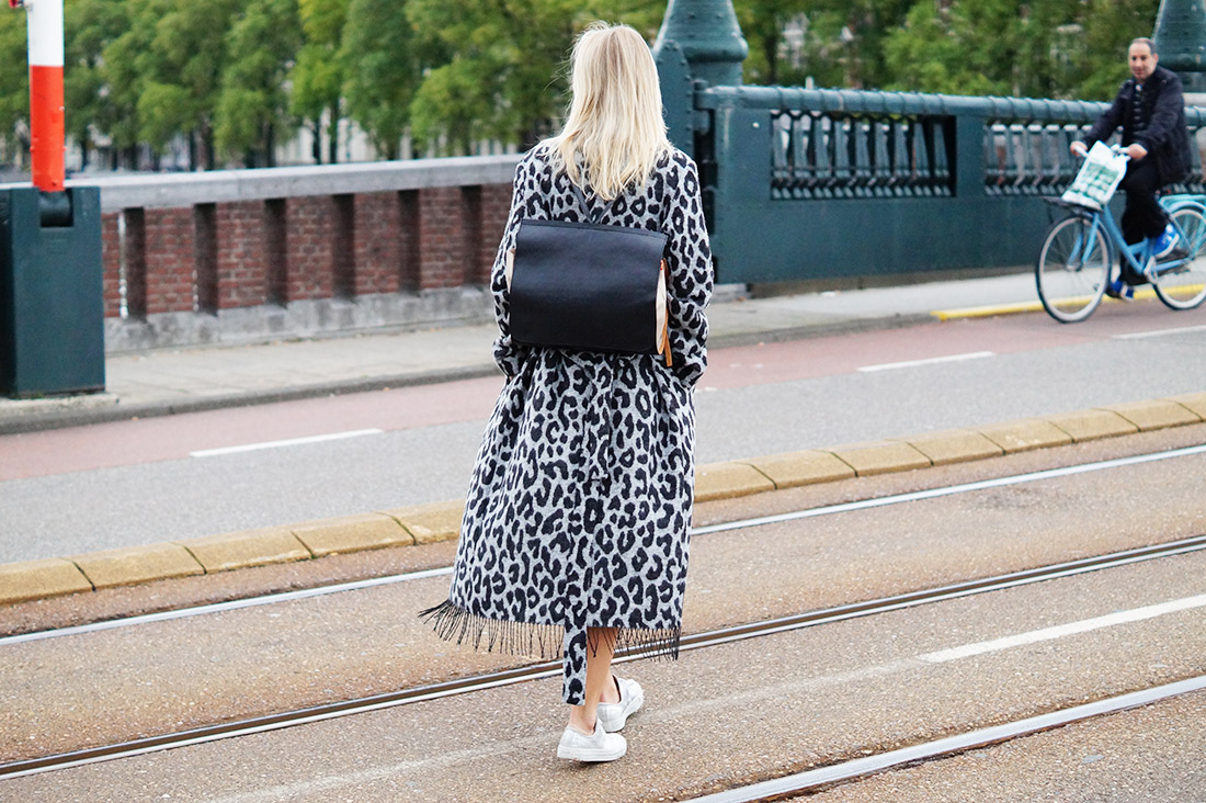 Bag-at-You---Fashion-blog---Dutch-Basics---Leather-backpack---Ana-Alcazar-Coat---Streetstyle-Fall