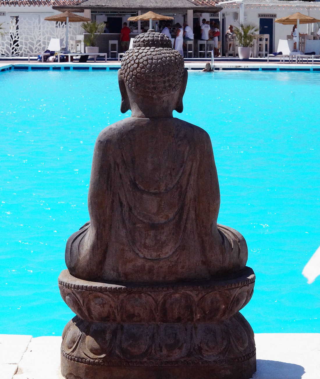 Bag-at-You---Fashion-blog---Hotspot-Marbella-Spain---El-Ancla-Restaurante-buddha-and-pool