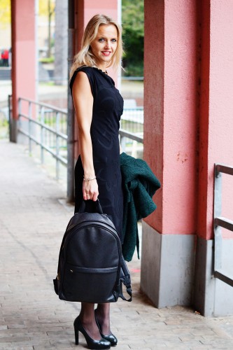 Bag-at-You---Fashion-blog---Mi-Pac-Backpack-Maxwell-Black---Black-Dress---Autumn-in-Amsterdam