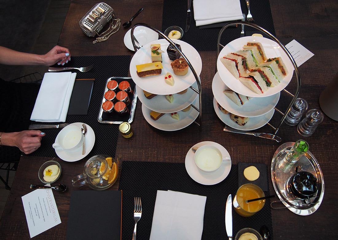 Bag-at-you---Fashion-blog---Conservatorium-hotel---High-tea---Fromweheristand