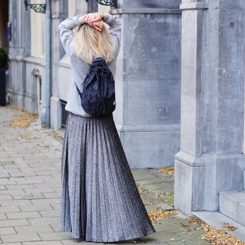 Bag at You - Fashion blog - Silver skirt and Herschel Backpack