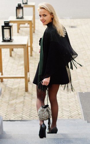 Bag-at-You---Fashion-blog---Christmas-outfit-and-glitter-bag---Spicy-Scarves