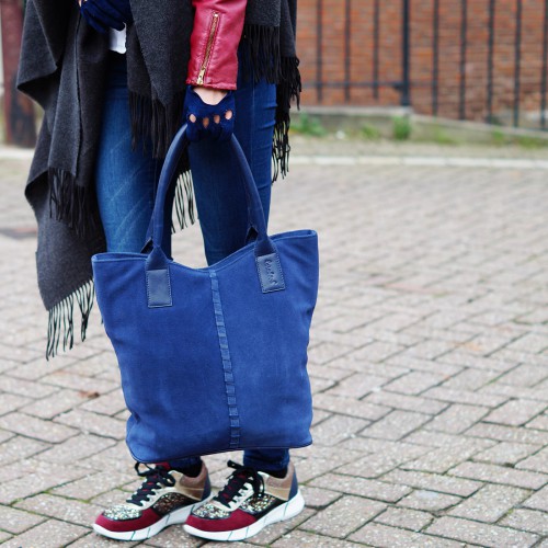 Bag-at-You---Fashion-blog---Glitter-shoes---Laimbock-blue-bag-and-gloves