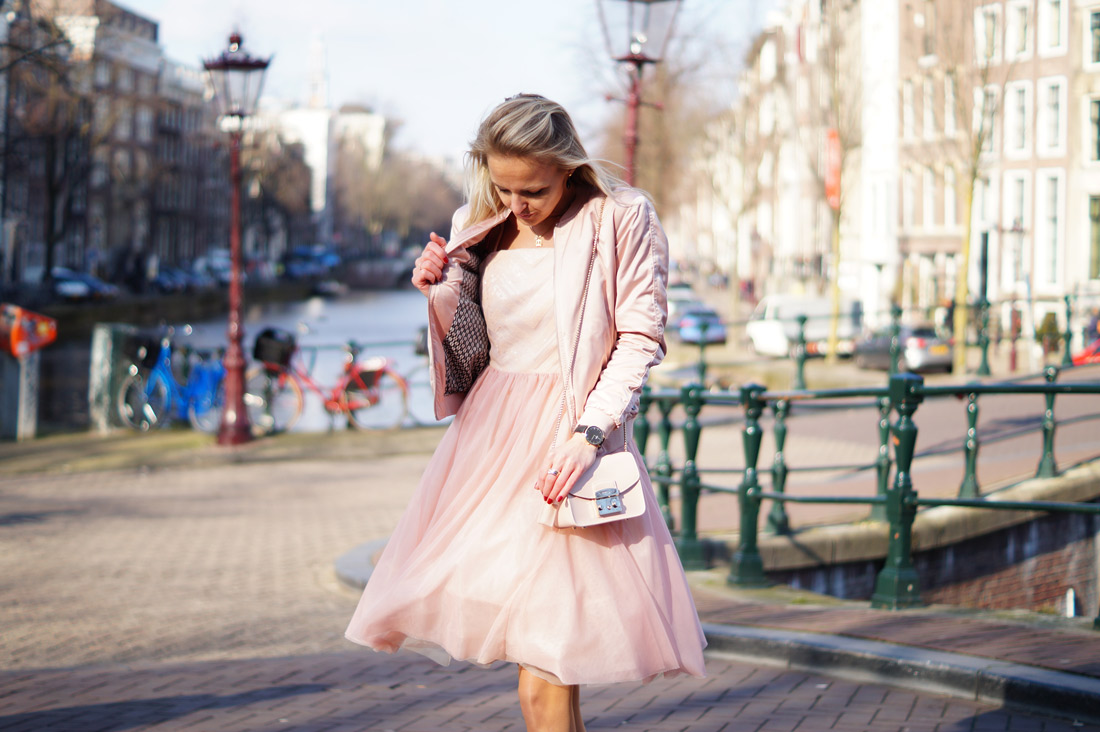 Bag-at-You---Fashion-blog---Furla-Metropolis-Bag-Pink---Pink-dress-Amsterdam
