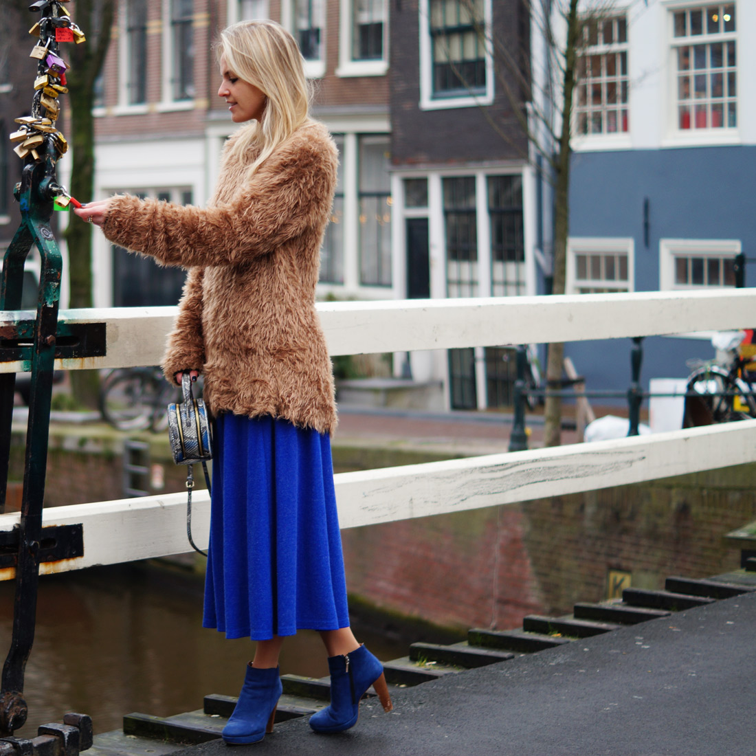 Bag-at-you---fashion-blog---Streetstyle-amsterdam-winter-round-bag