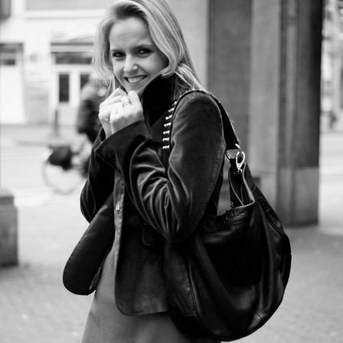 Bag-at-you---fashion-blog---the-perfect-black-bag-By-LouLou-1