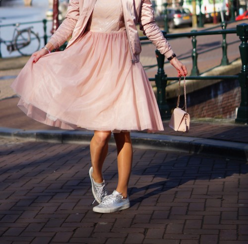 Bag-at-You---Fashion-blog---Furla-Metropolis-Bag---Pink-dress-Amsterdam