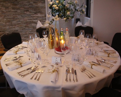 Pre-wedding-dinner---set-table-inspiration