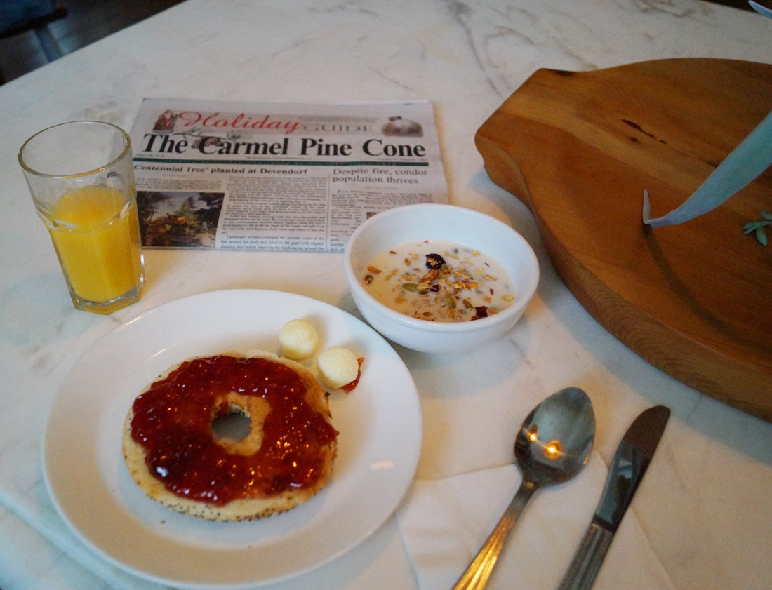 bag-at-you-breakfast-at-the-hotel-carmel